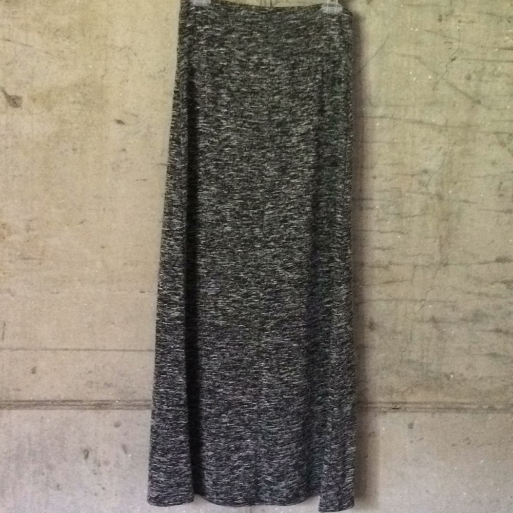 By & By Black & White Knit maxi skirt Size Medium